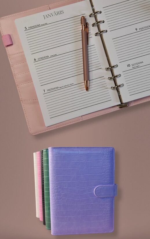 2026. gada plānotājs, mākslīgās krokodilādas vākos - klasisks