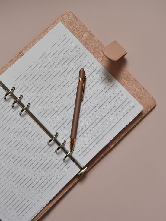 Pierakstu klade riņķu mehānisma vākos